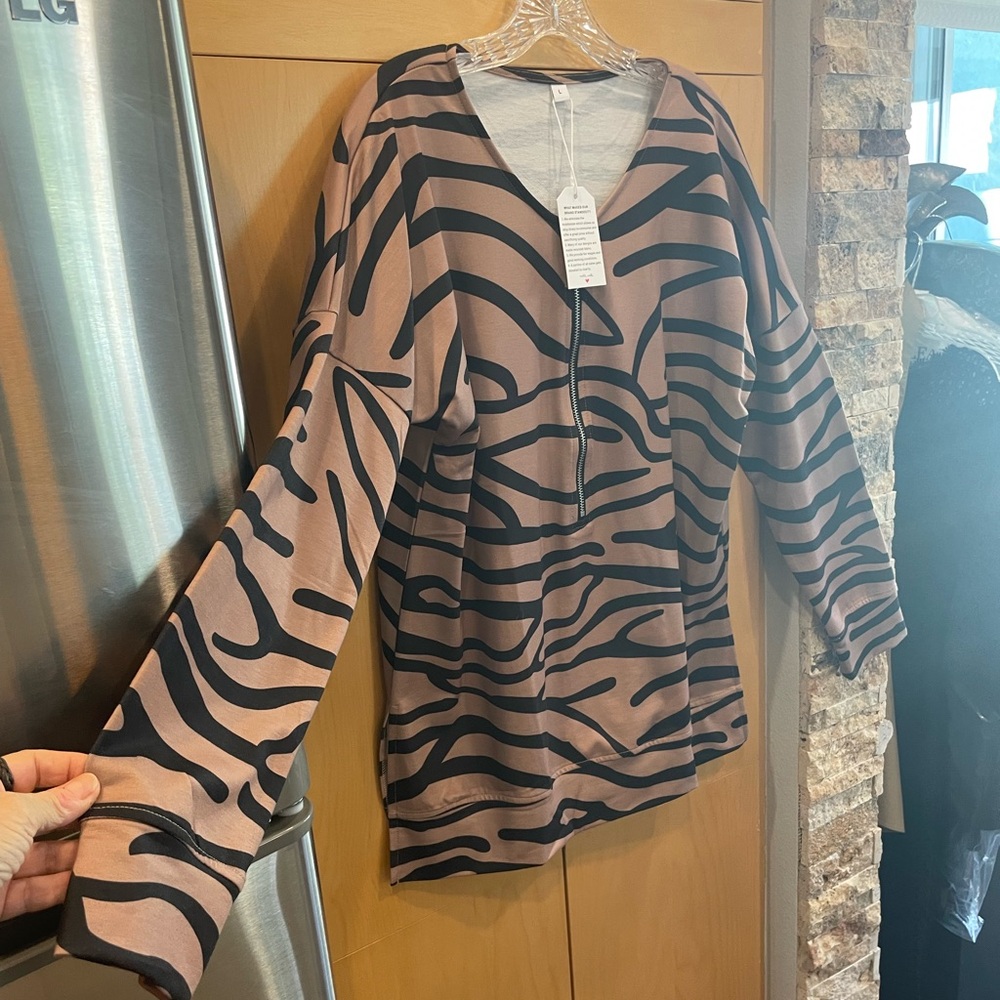 Zebra Pullover-NEW!